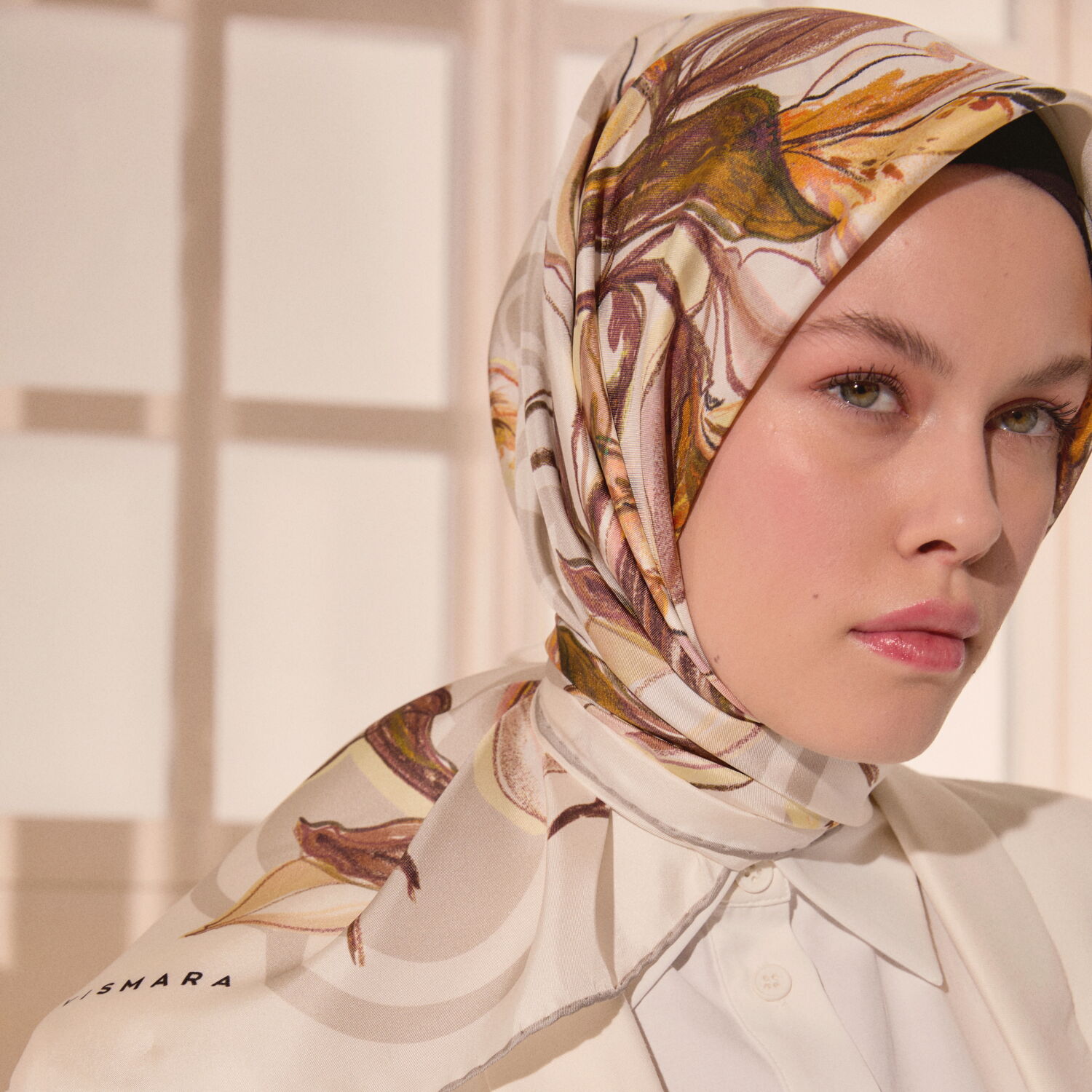 Beyaz Vismara Monogram Lilyum Çiçek Desenli Twill İpek Eşarp - 5