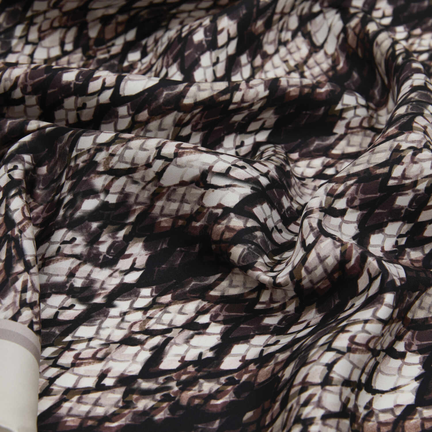 Beyaz Yılan Desenli Twill İpek Eşarp - 2