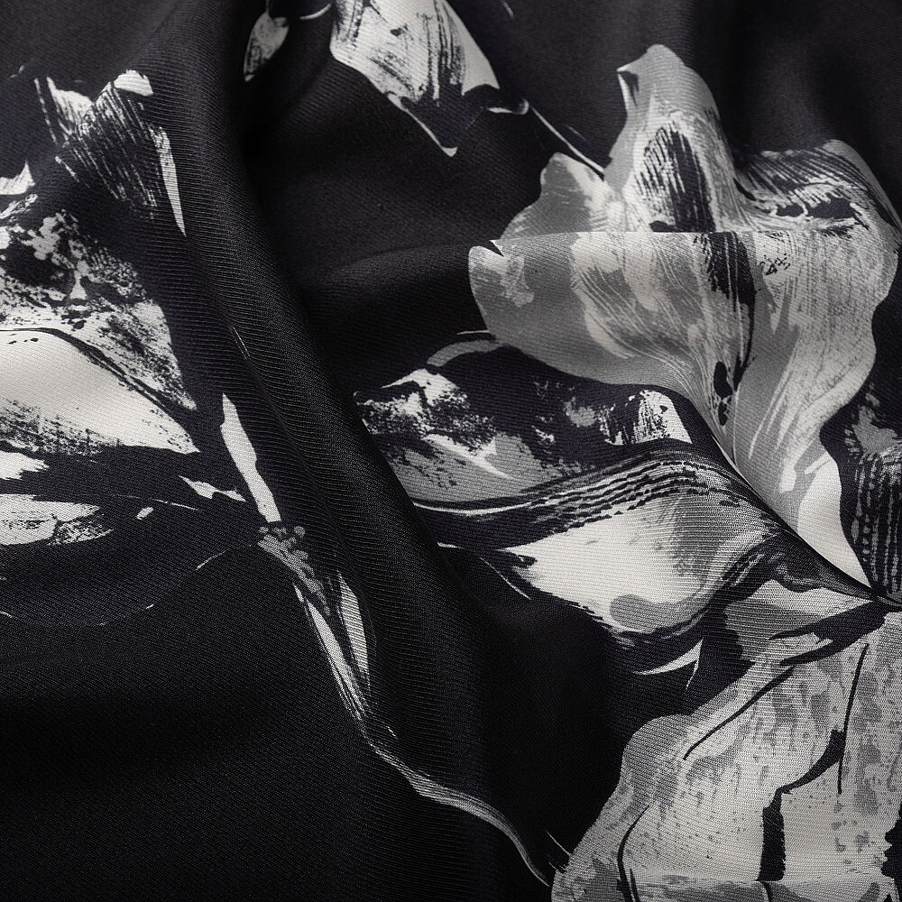 Black Charcoal Lily Patterned Silk Scarf - 3