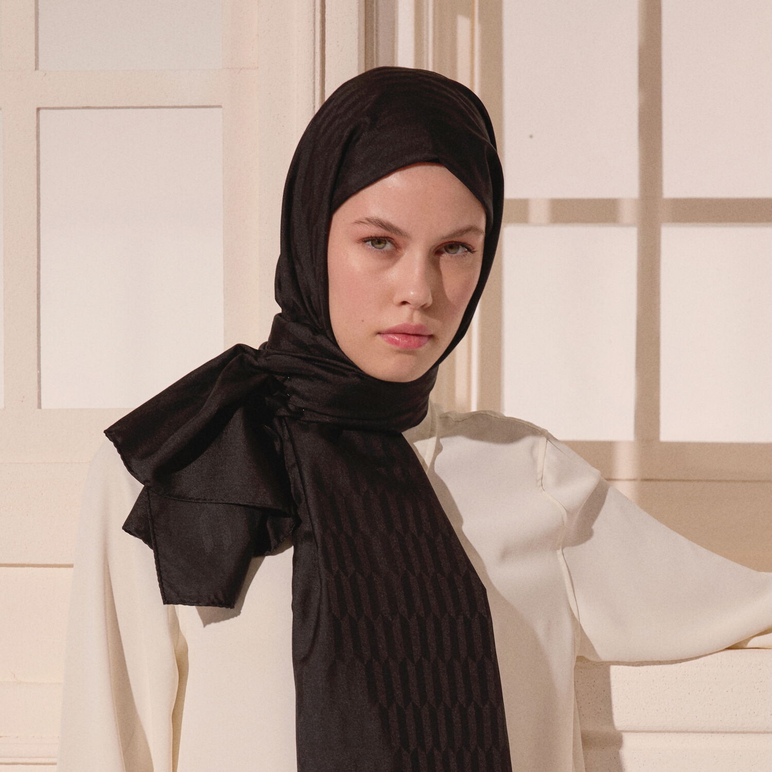 Black Drop Pattern Jacquard Wool Silk Scarf - 4