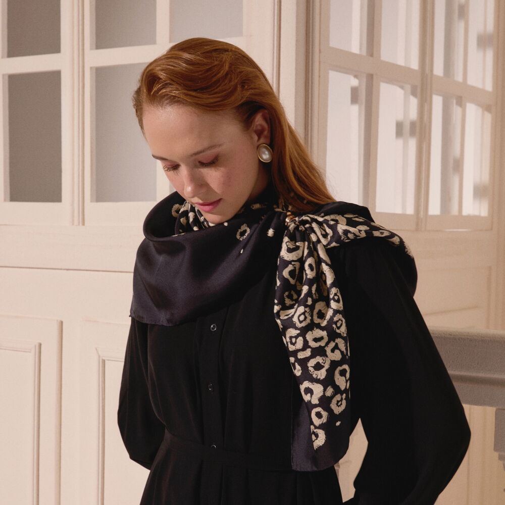 Black Modern Leopard Texture Patterned Twill Silk Square Scarf - Vismara