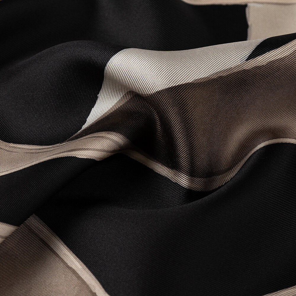 Black Vismara Infinita Patterned Satin Silk Square Scarf - 2