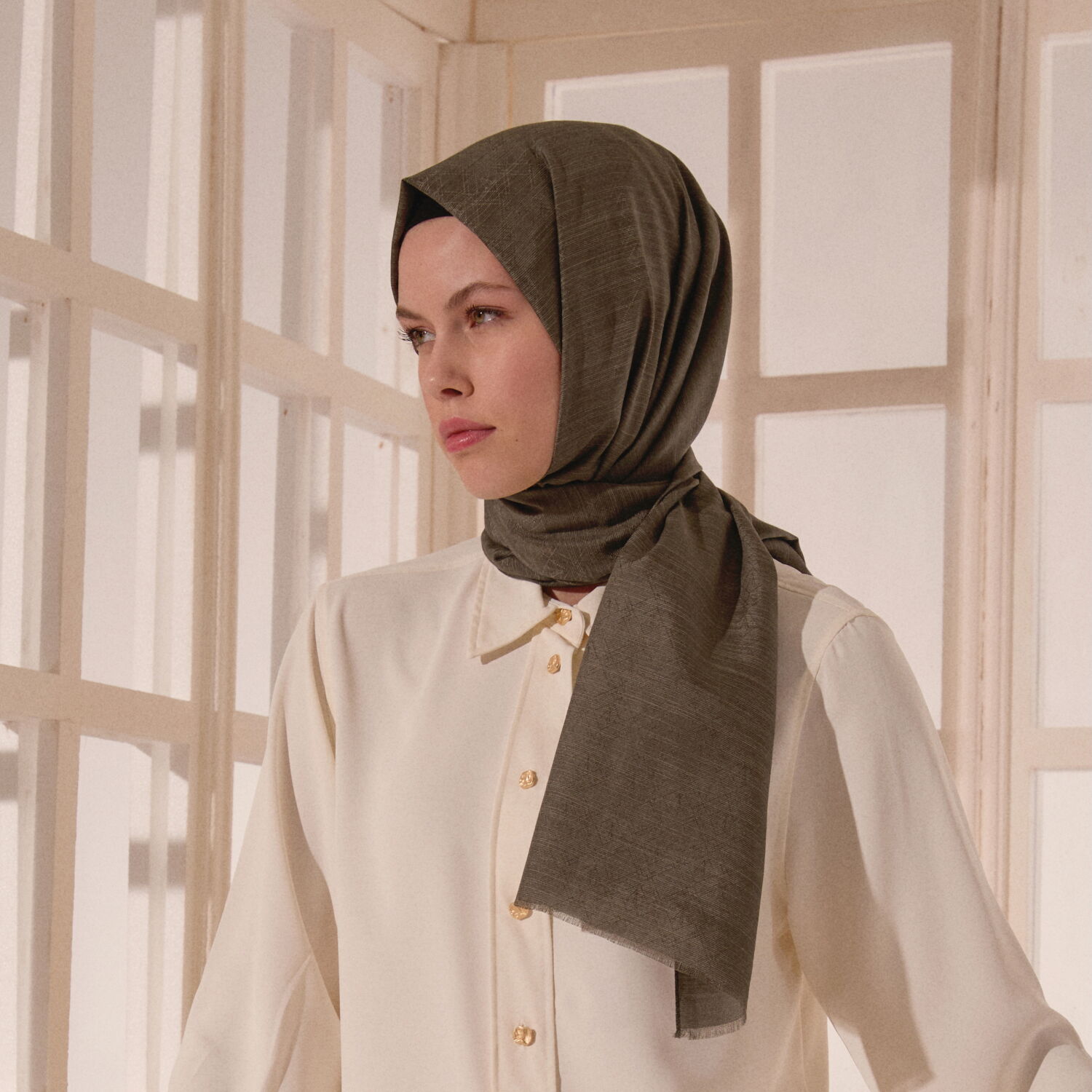 Füme Monogram Desen V Jakarlı Pamuk İpek Şal - 4