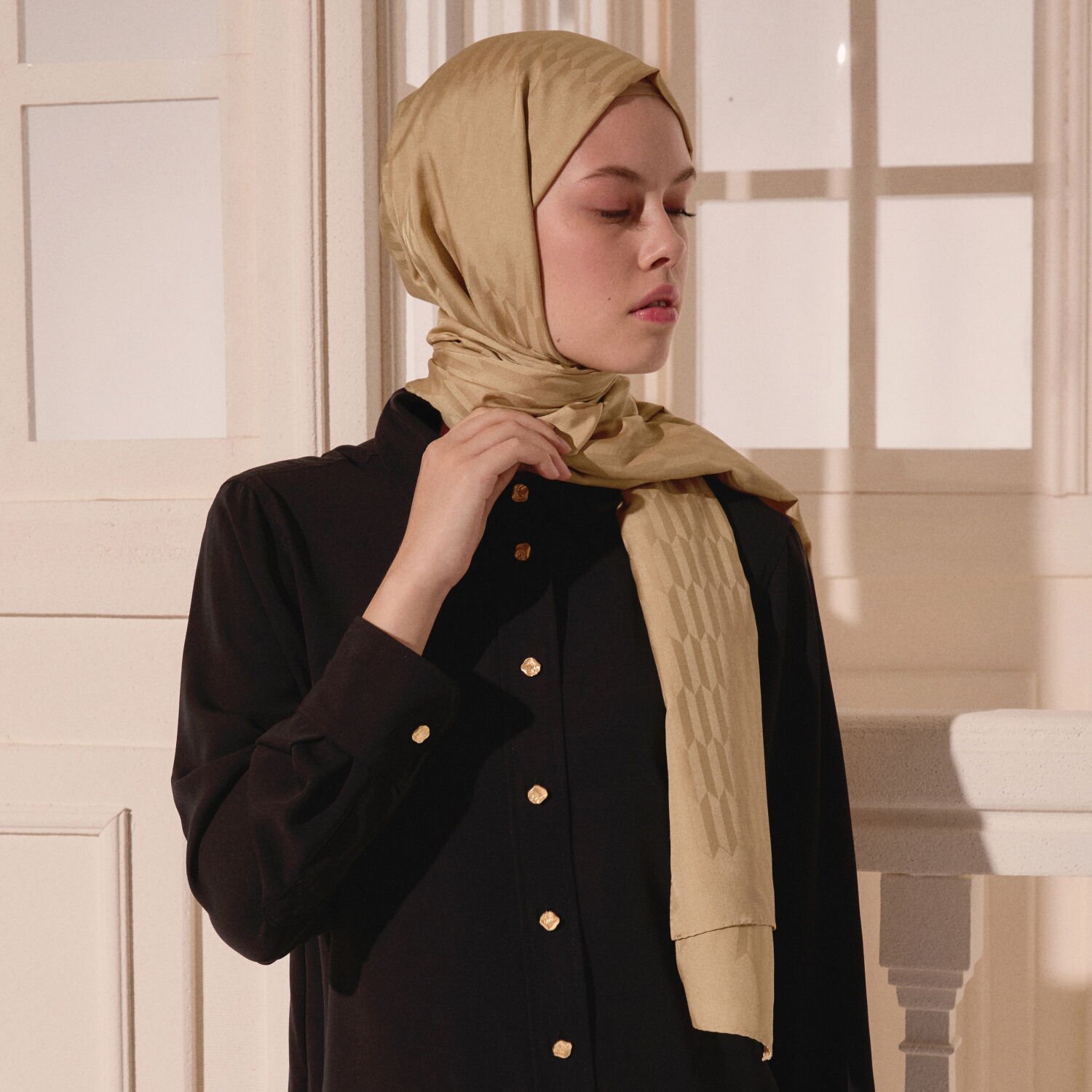 Gold Damla Desen Jakarlı Yün İpek Şal - 4