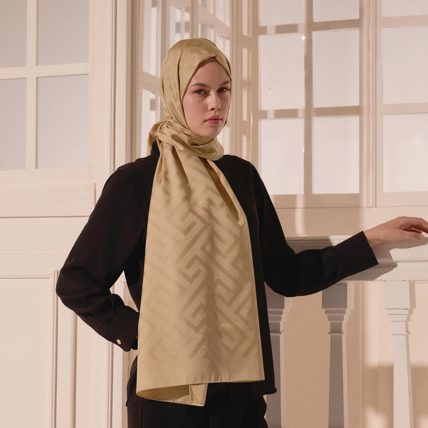 Gold G Pattern Jacquard Wool Silk Scarf - 3