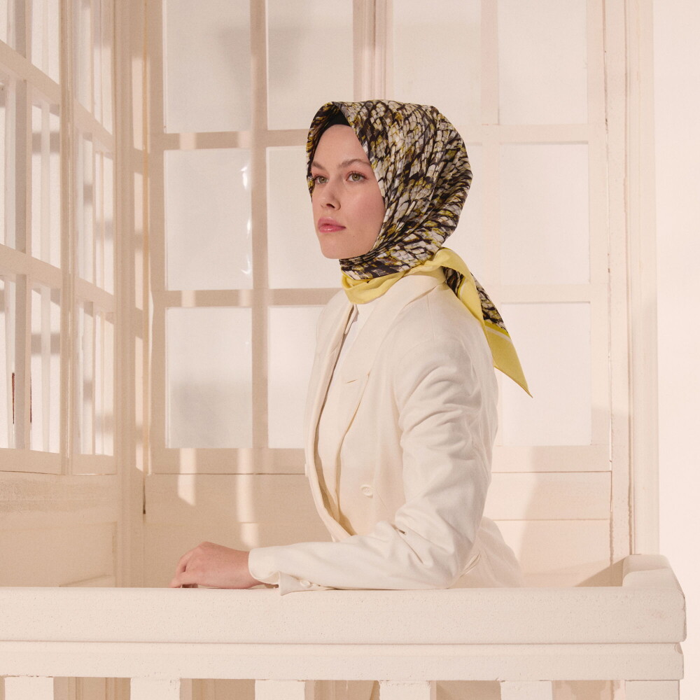 Gold Snake Patterned Twill Silk Square Scarf - Vismara