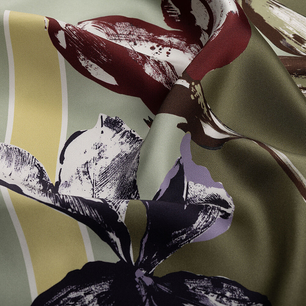 Green Vismara Camelia Patterned Twill Silk Square Scarf - 2