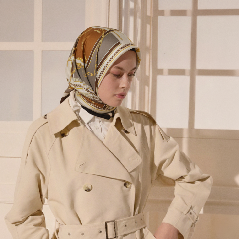 Gri Kahve Zincirlerin Dansı Desenli Twill İpek Eşarp - 3