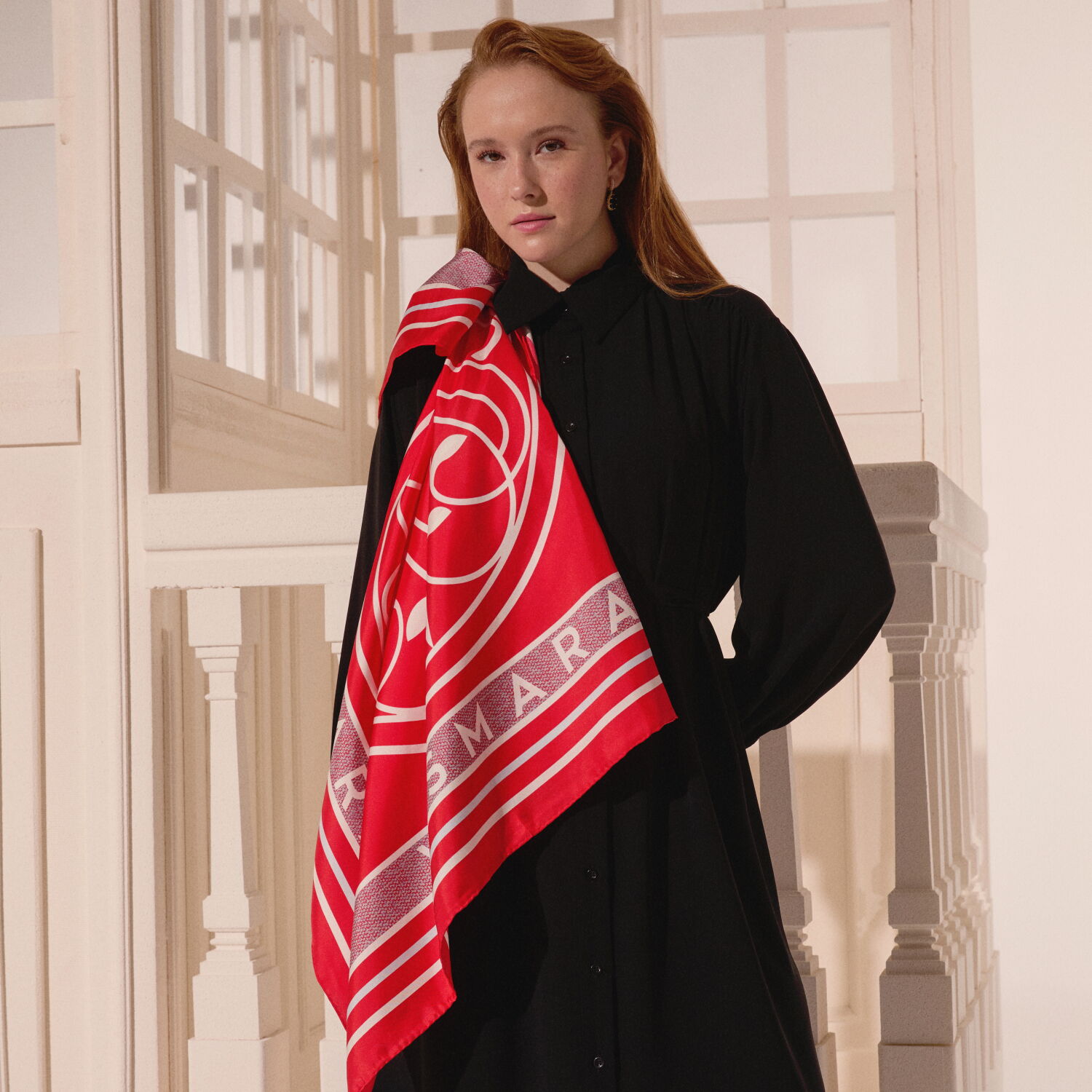 Kırmızı Vismara Kuğu Desen Twill İpek Eşarp - 4