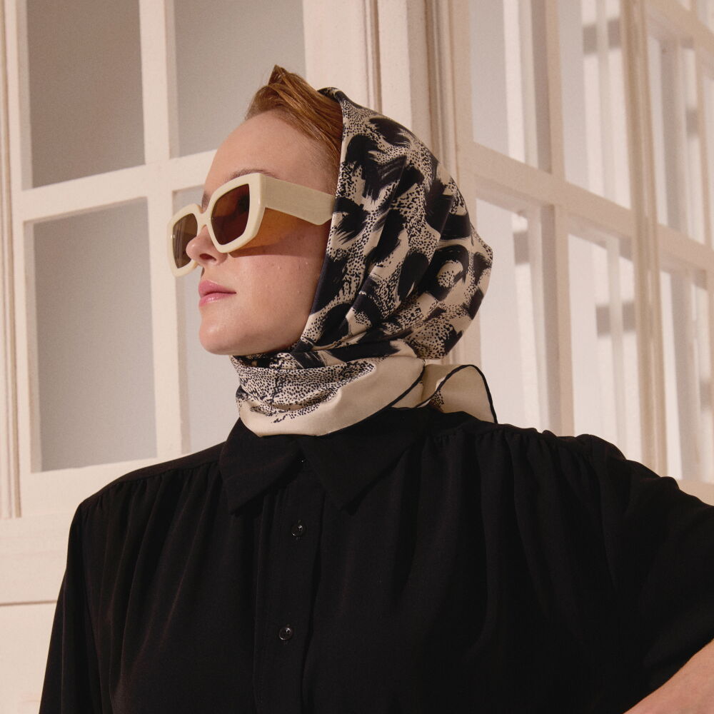 Krem Leopar Desenli Twill İpek Eşarp - Vismara