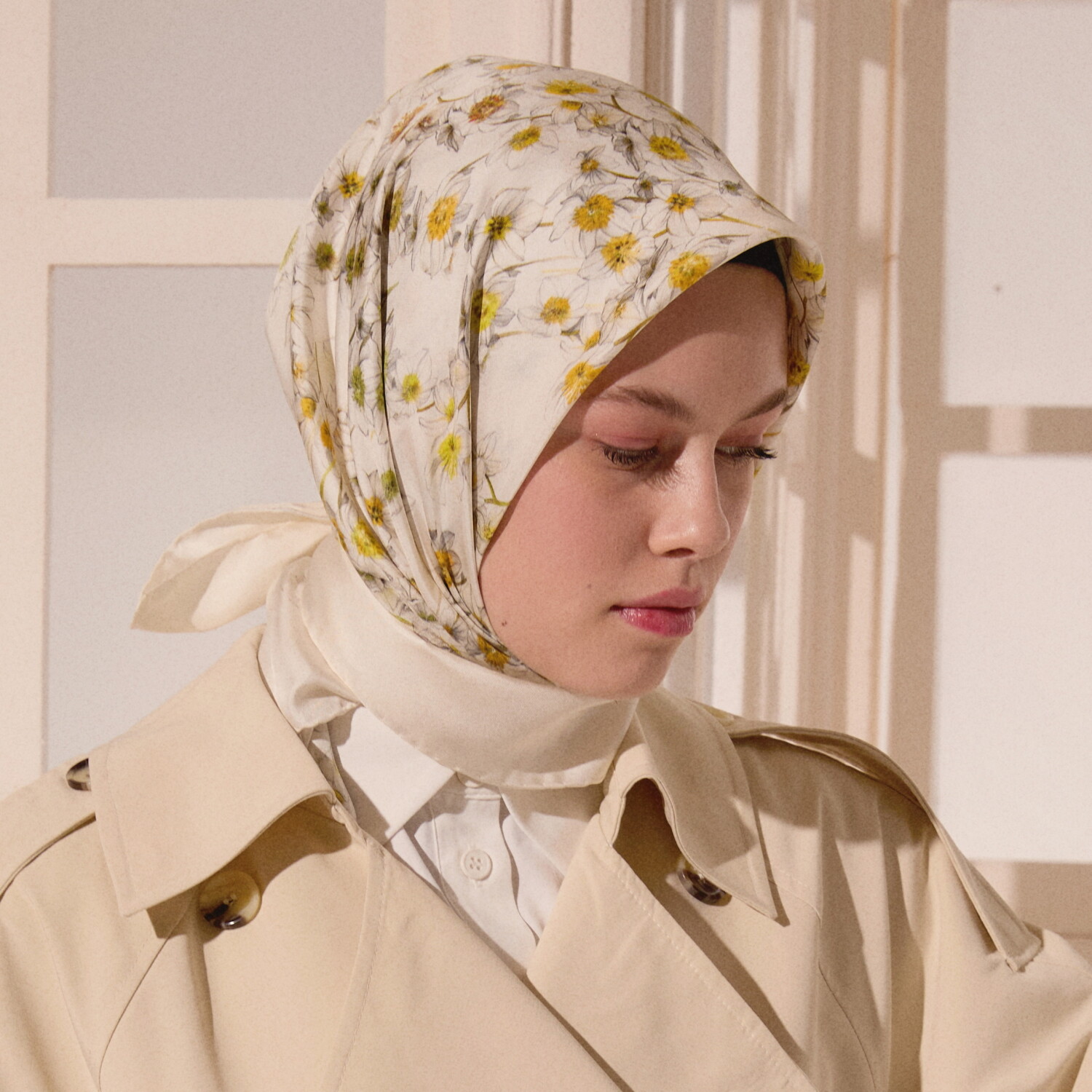 Krem Sulu Boya Çiçek Deseni Twill İpek Eşarp - 3