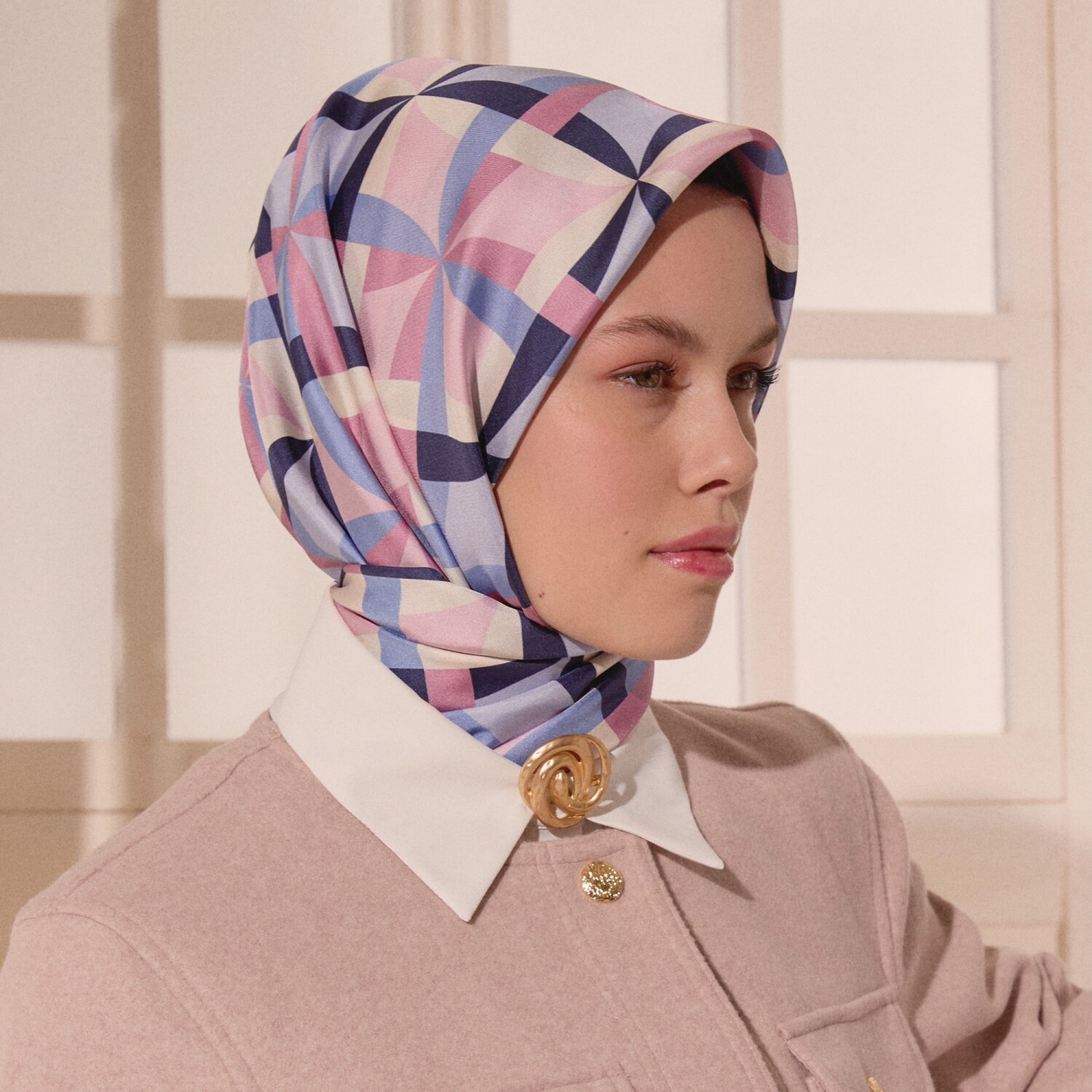 Pembe Antik Mozaik Desenli Twill İpek Eşarp - 3