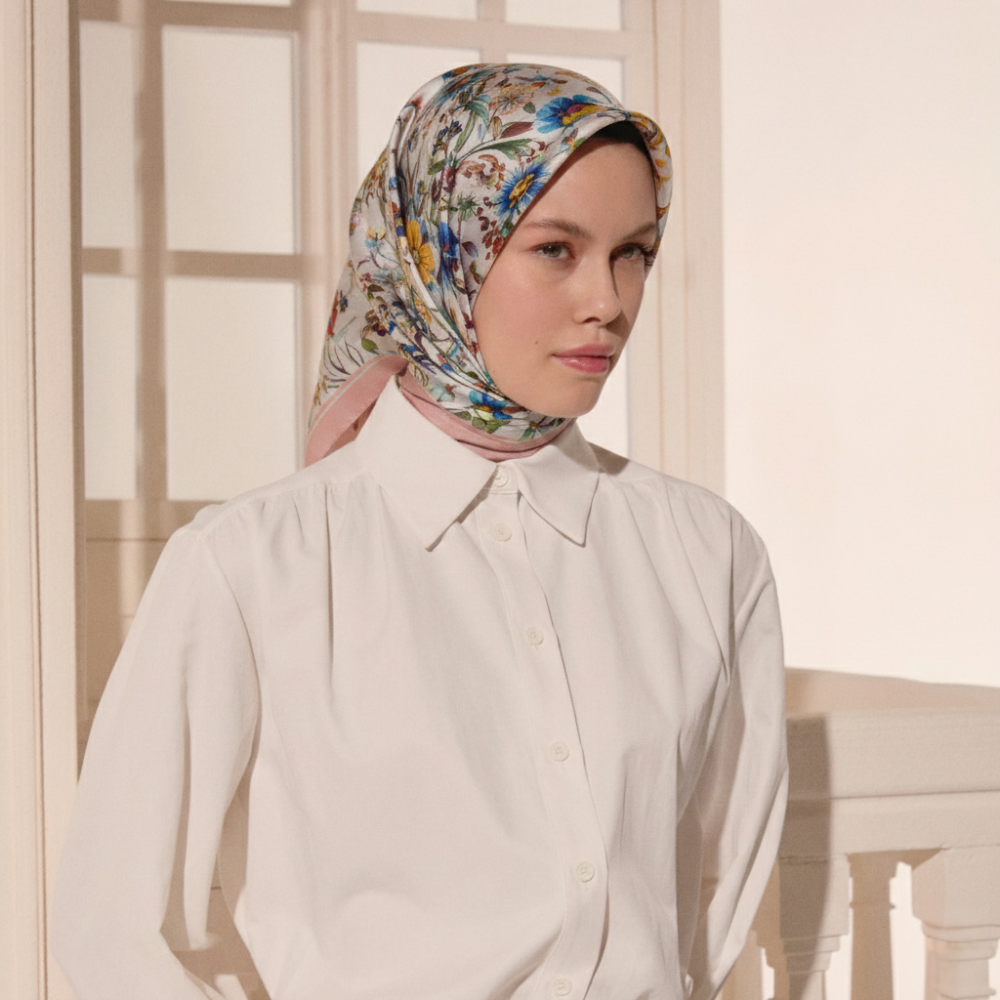 Pembe Monogram Çiçek Bahçesi Desenli Twill İpek Eşarp - 3