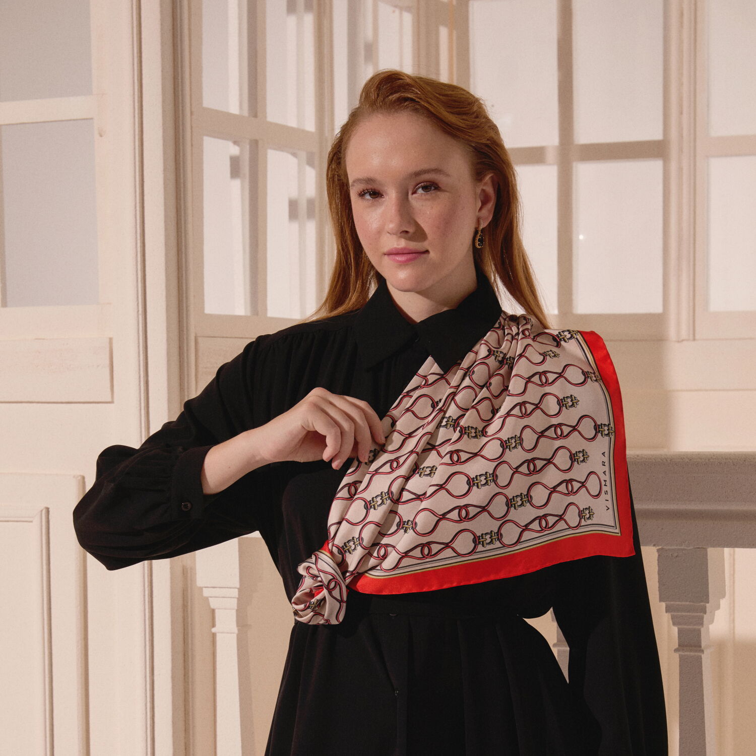 Red Vector Chain Pattern Twill Silk Square Scarf - 4