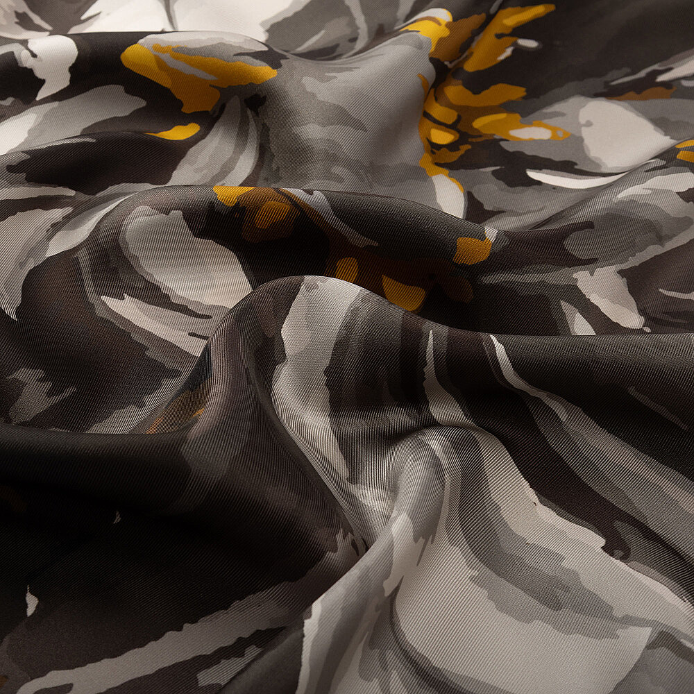 Sarı Şakayık Çiçeği Desenli Twill İpek Eşarp - 2