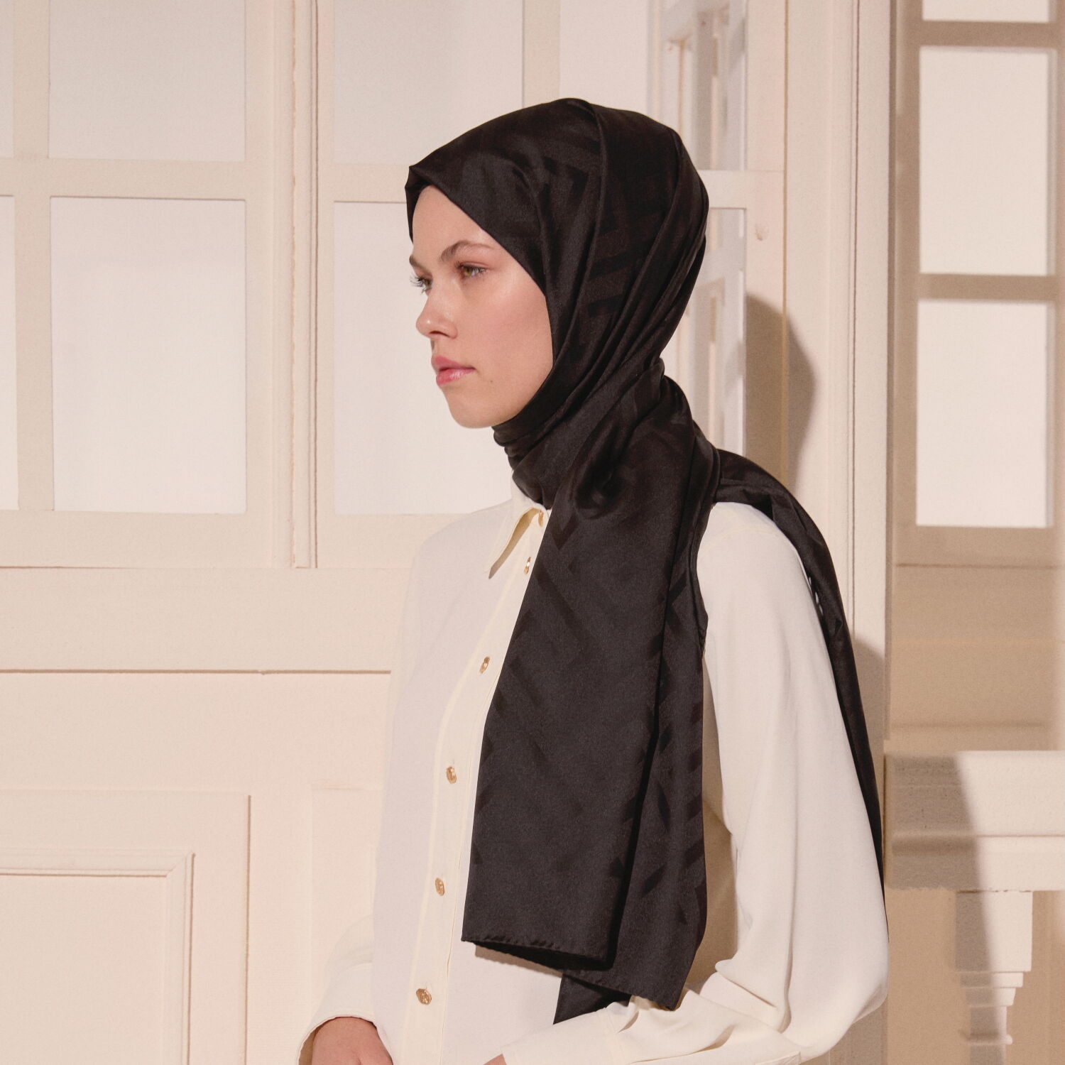 Siyah G Desen Jakarlı Yün İpek Şal - 4