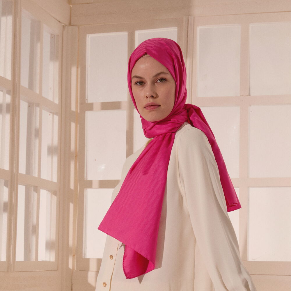 Sciarpa in lana e seta jacquard con motivo a goccia rosa - Vismara