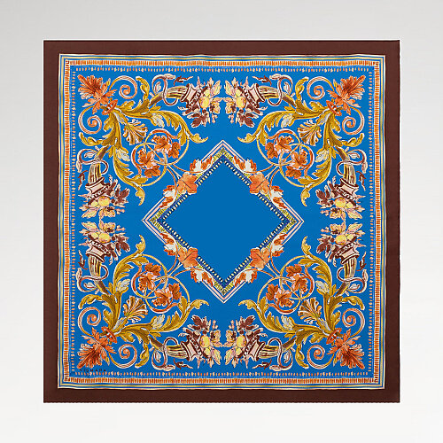 Sciarpa quadrata in seta con motivo Fiorenza color blu caffè. - Vismara