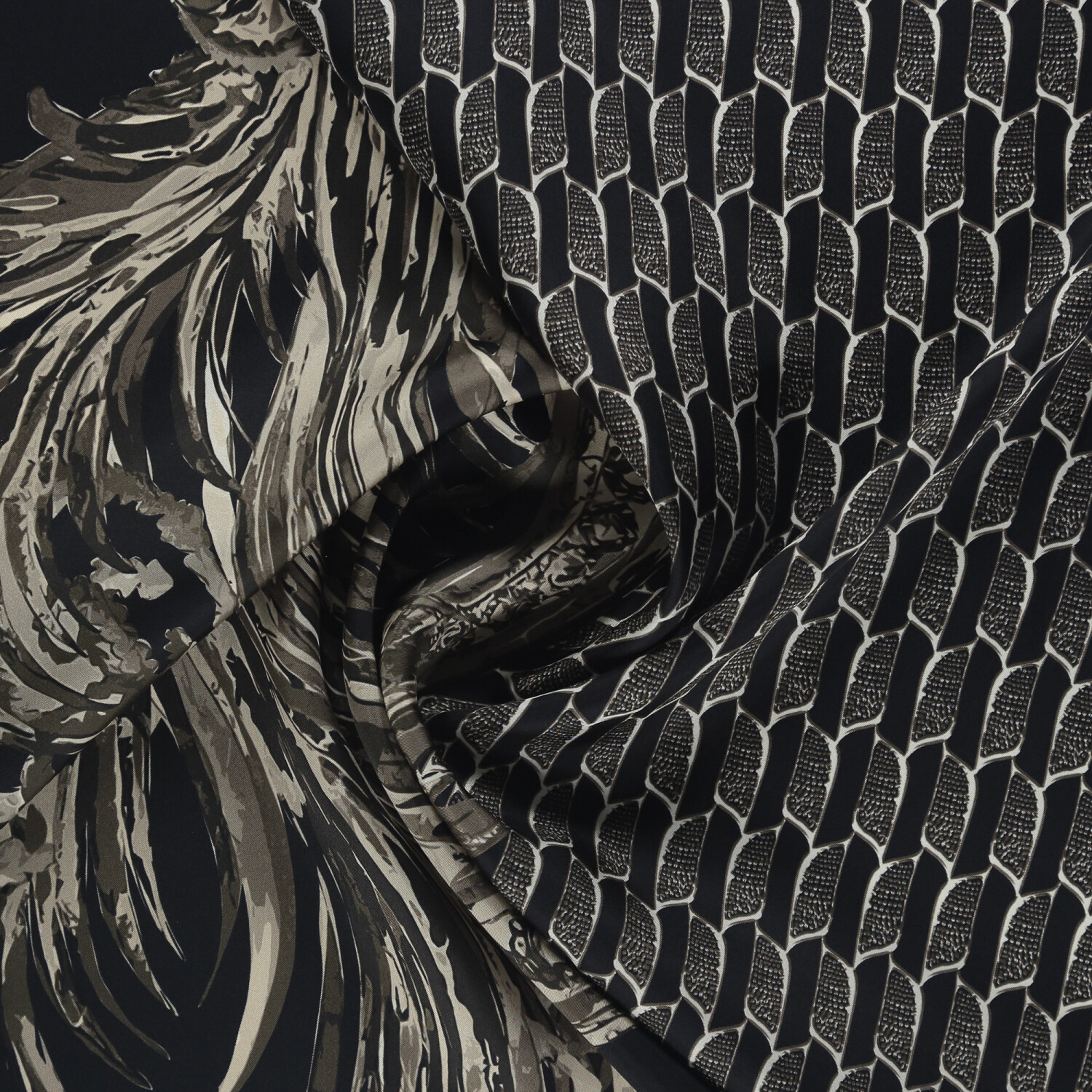 Sciarpa quadrata in seta twill con motivo Silenzio Dorato nera - 2