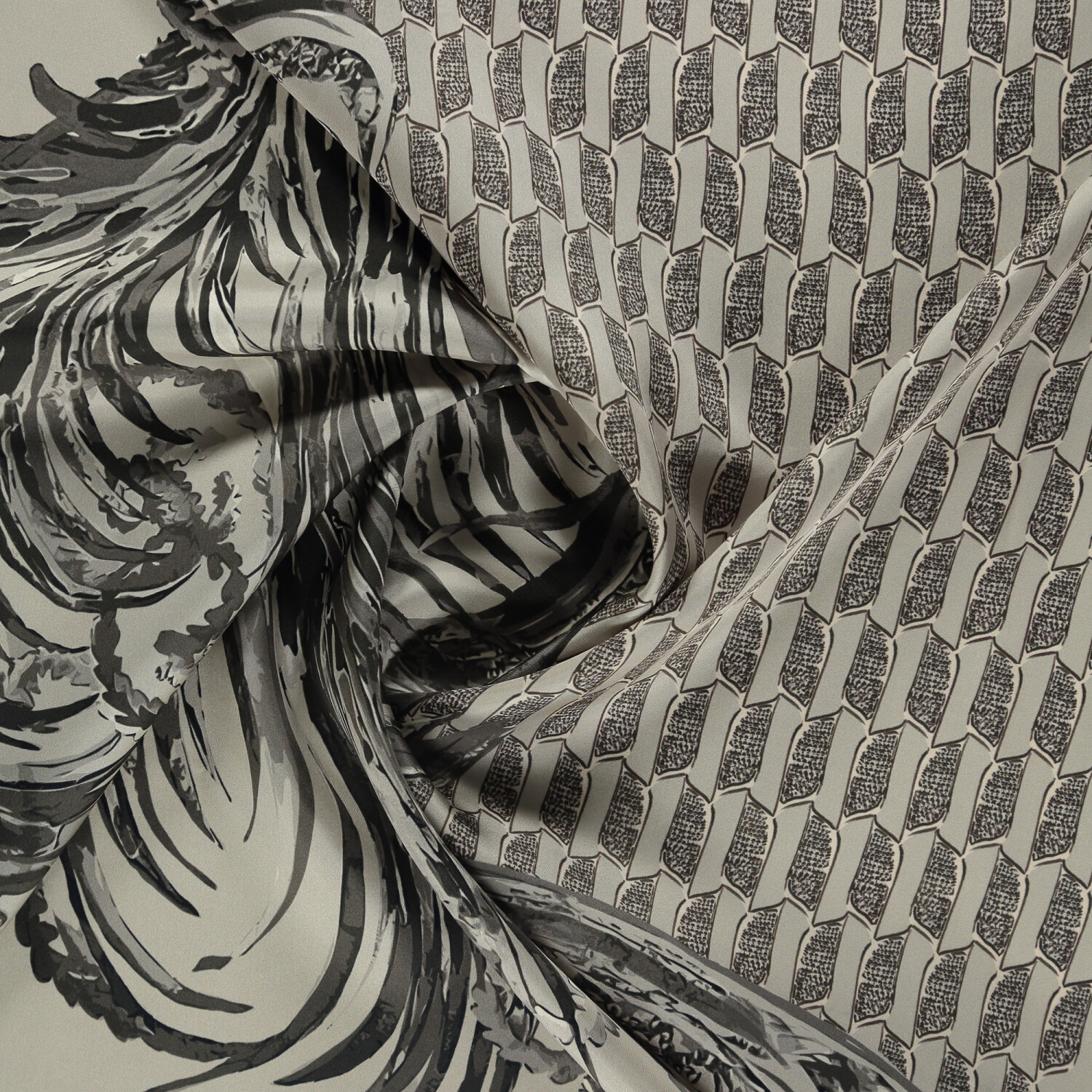 Sciarpa quadrata in seta twill di visone Silenzio Dorato - 2
