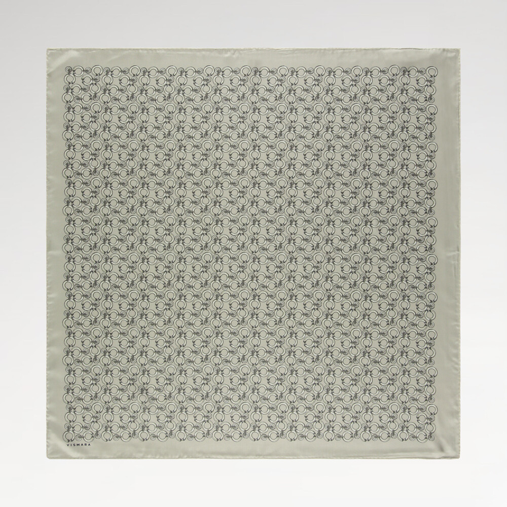 Sciarpa quadrata in twill di seta con motivo a catena con anello in pietra chiara