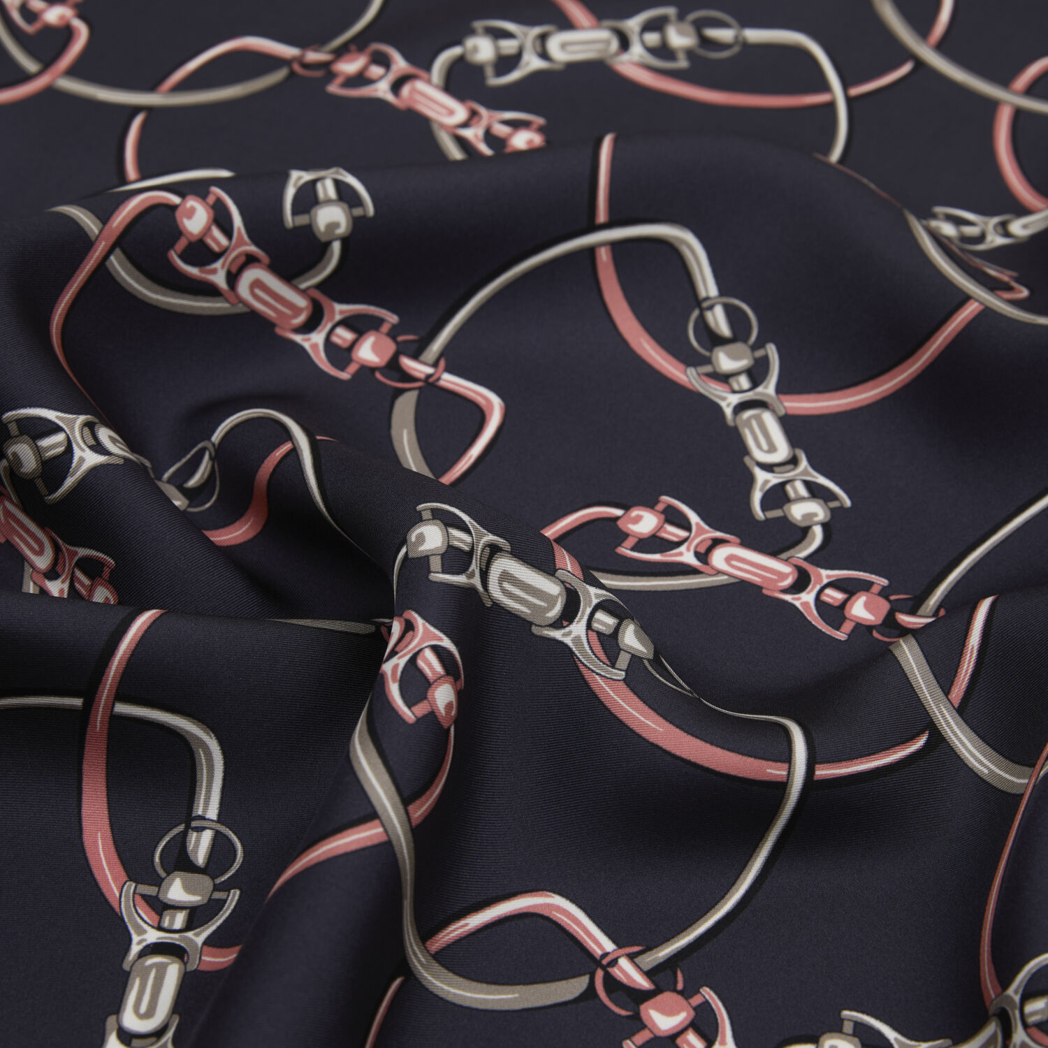 Sciarpa quadrata in twill di seta con motivo a catena in visone scuro - 2