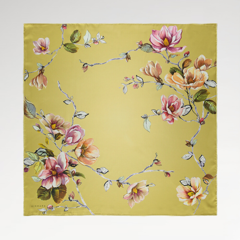 Sciarpa quadrata in twill di seta con motivo a fiori di magnolia gialla