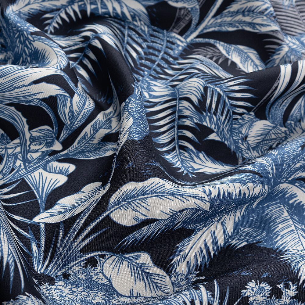 Sciarpa quadrata in seta twill con motivo Exotic Oasis blu navy - 2