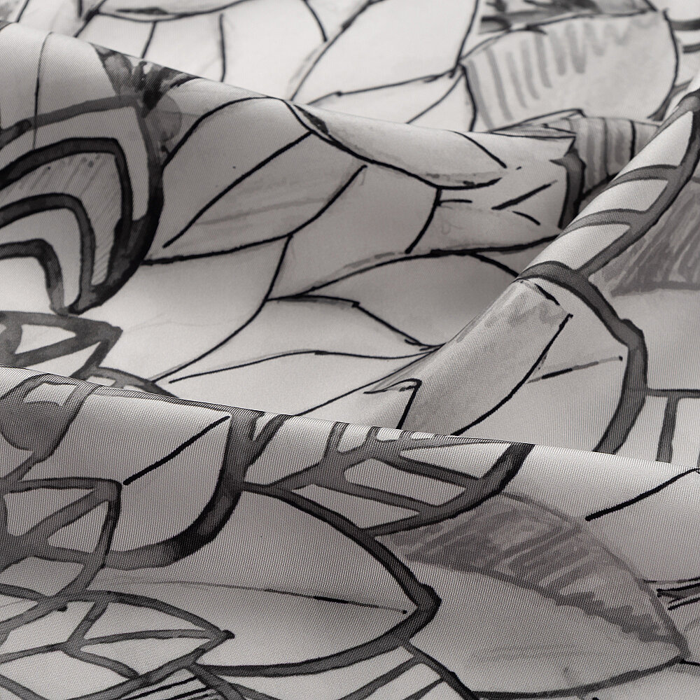 Sciarpa quadrata in twill di seta con motivo floreale nero a foglie - 2