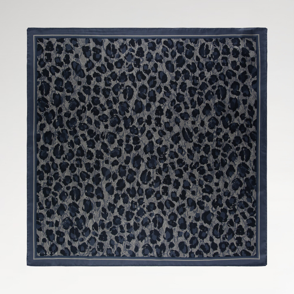 Sciarpa quadrata in twill di seta con motivo leopardato a nebulosa naturale a olio