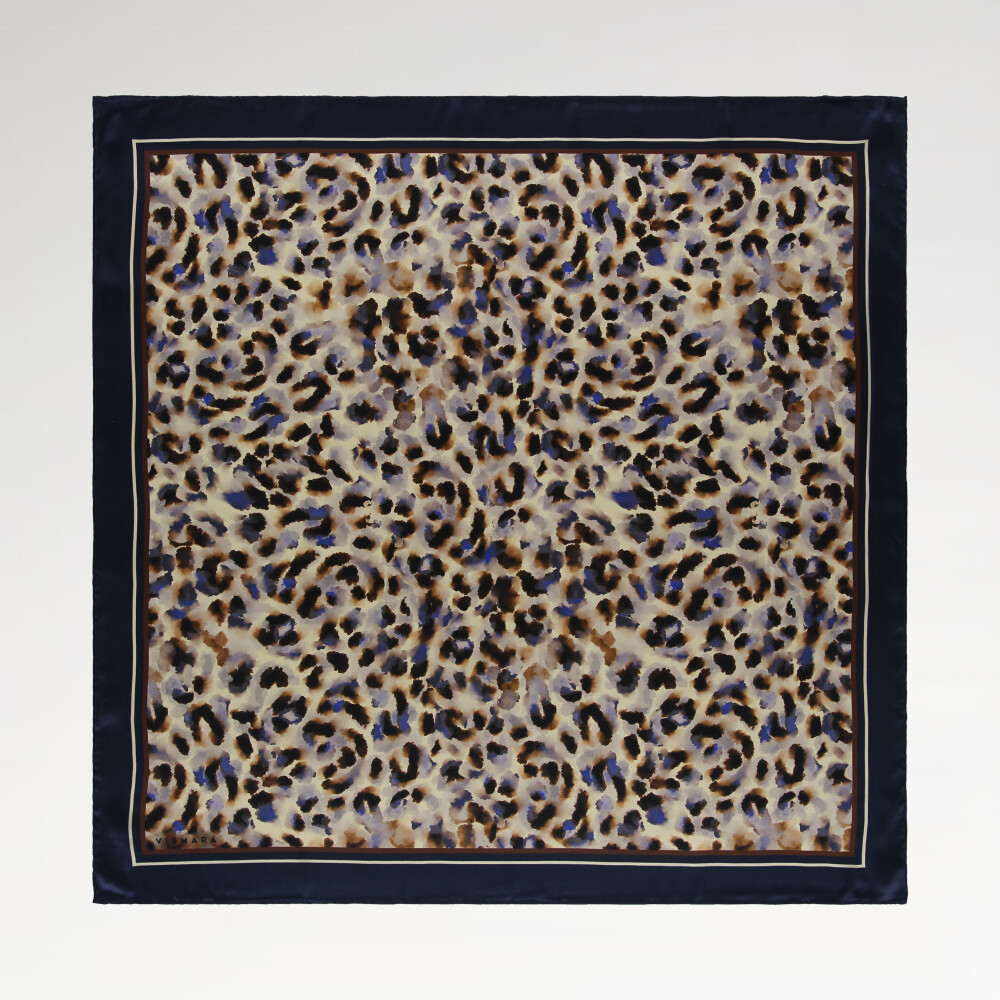 Sciarpa quadrata in twill di seta con motivo leopardato naturale blu navy