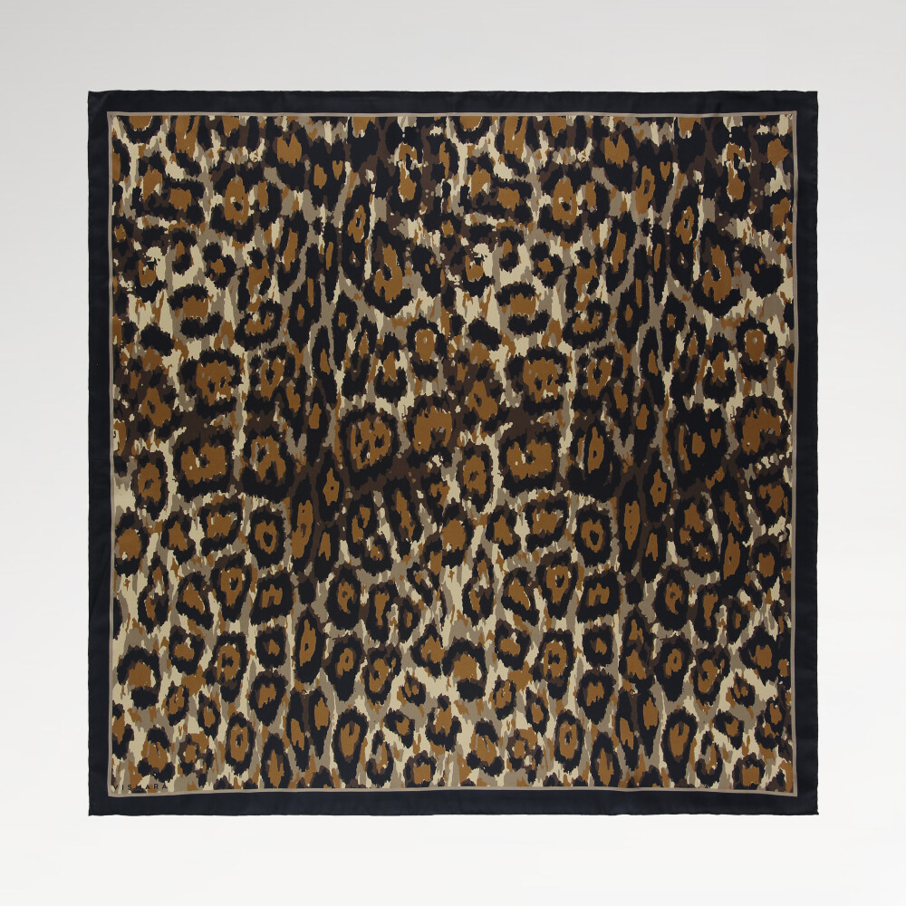 Sciarpa quadrata in twill di seta con motivo leopardato Vismara color cuoio