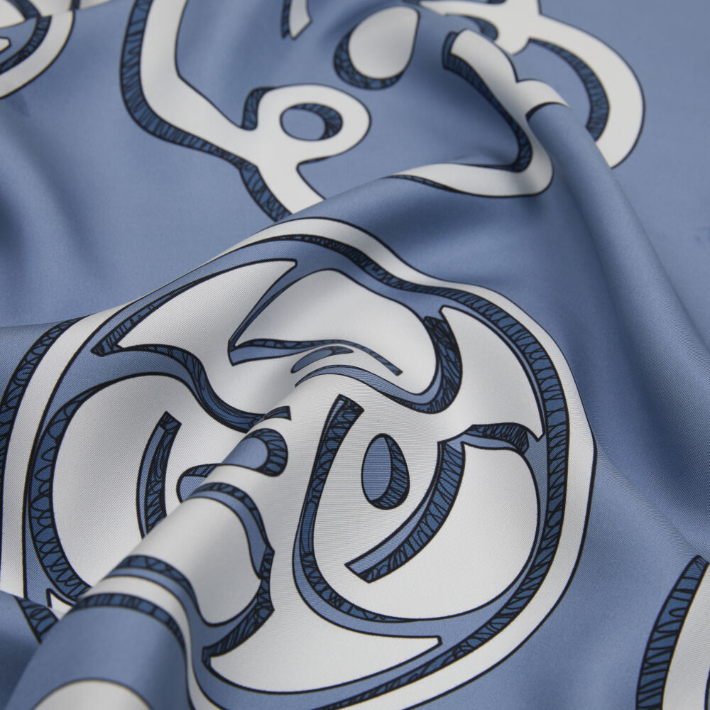 Sciarpa quadrata in twill di seta con motivo monogramma Vismara blu - Vismara