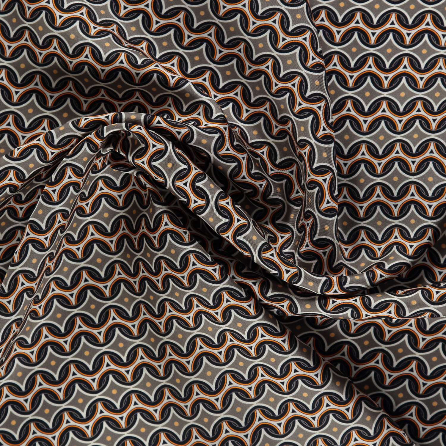 Sciarpa quadrata in twill di seta con motivo retrò in visone - 2