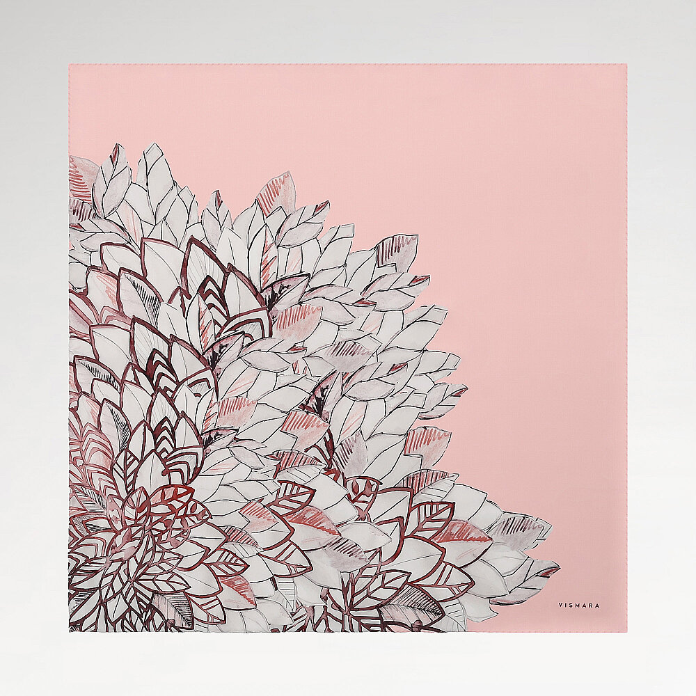 Sciarpa quadrata in twill di seta rosa cipria con motivo floreale a foglie. - 1