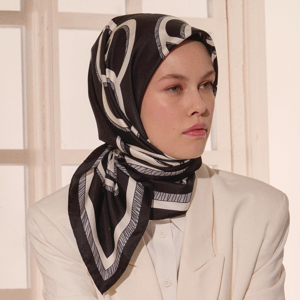 Siyah Vismara Monogram Desenli Twill İpek Eşarp - Vismara