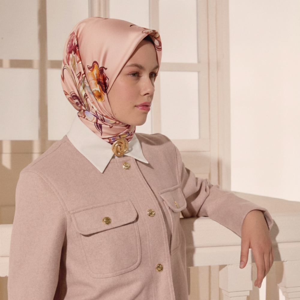 Somon Karanfil ve Zambak Çiçeği Desenli Twill İpek Eşarp - 3