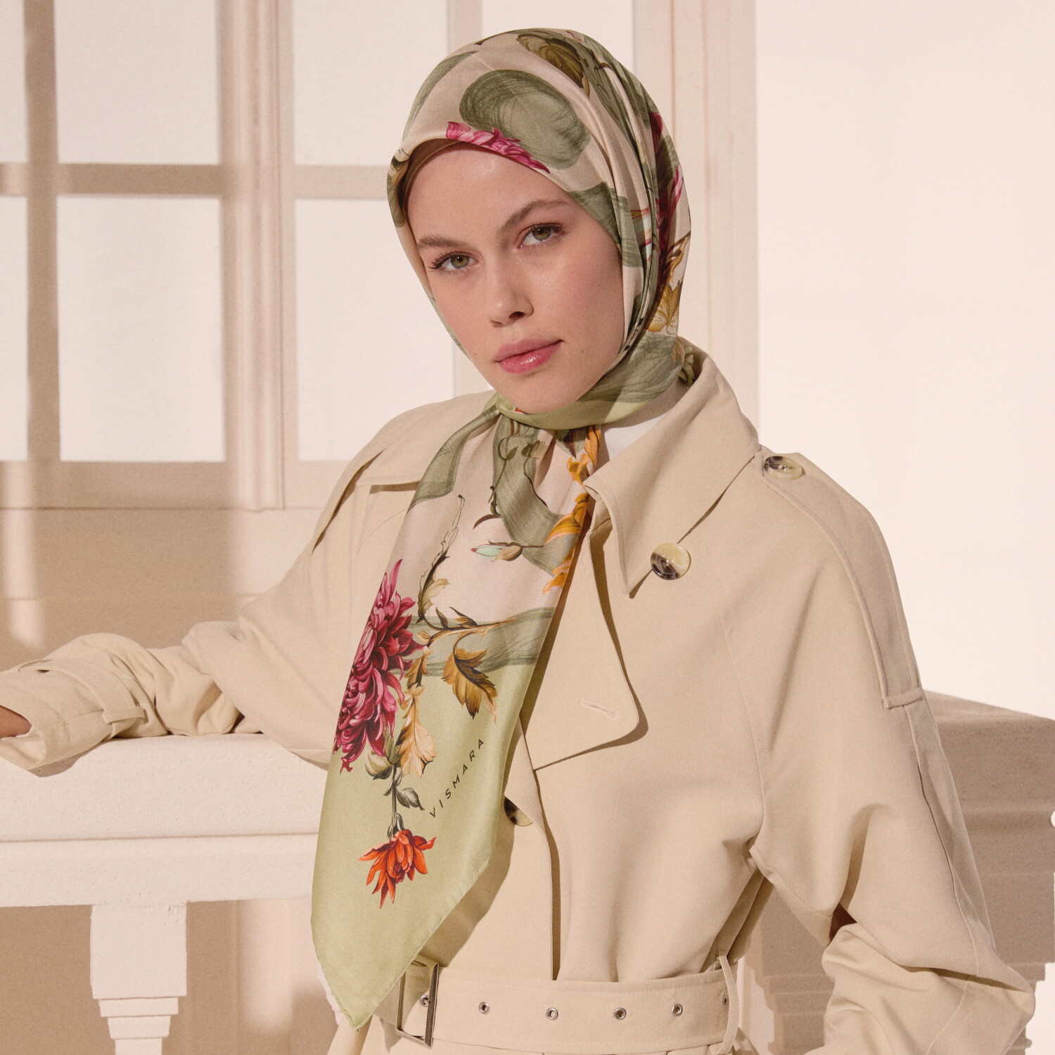 Su Yeşili Çiçeklerin Büyüsü Desenli Twill İpek Eşarp - 3