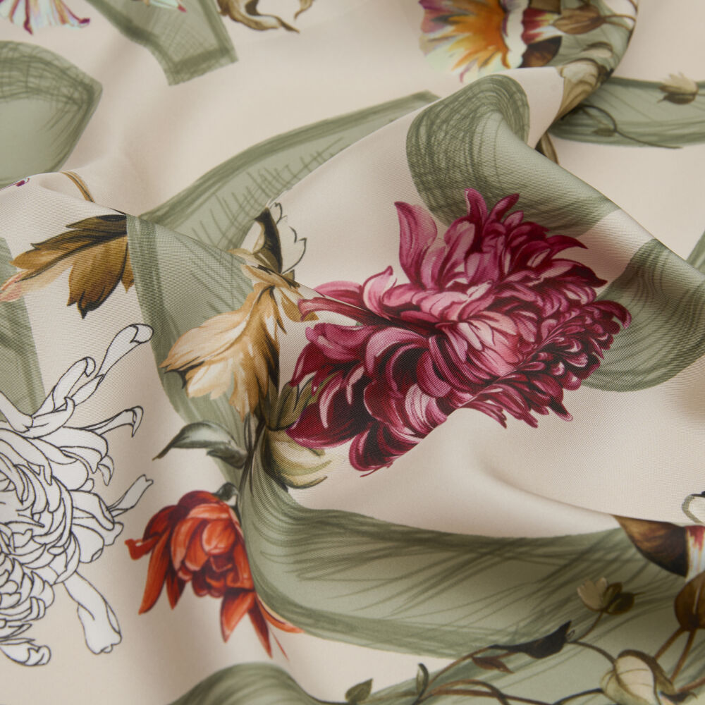 Su Yeşili Çiçeklerin Büyüsü Desenli Twill İpek Eşarp - Vismara