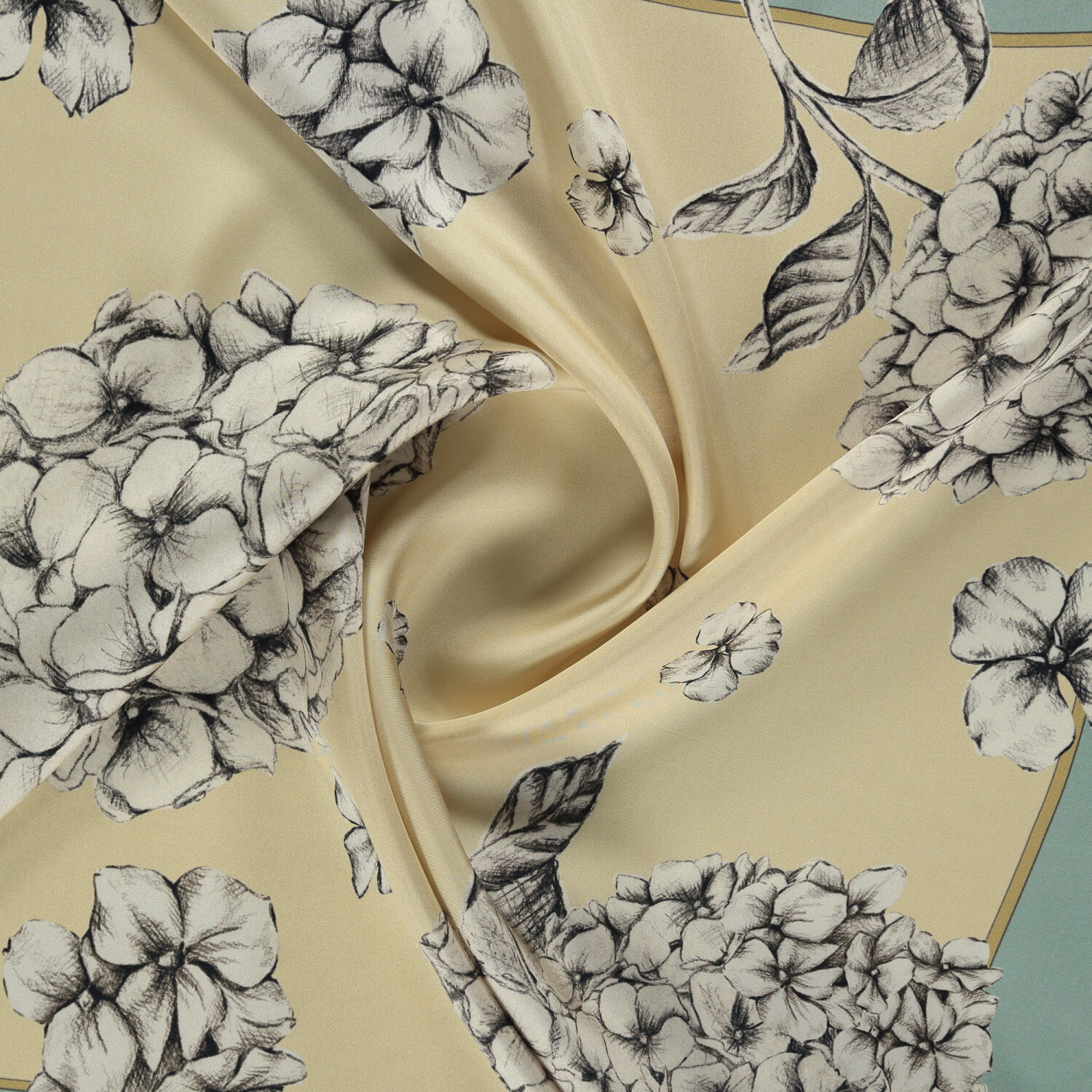 Su Yeşili Ortanca Çiçeği Desenli Twill İpek Eşarp - 2