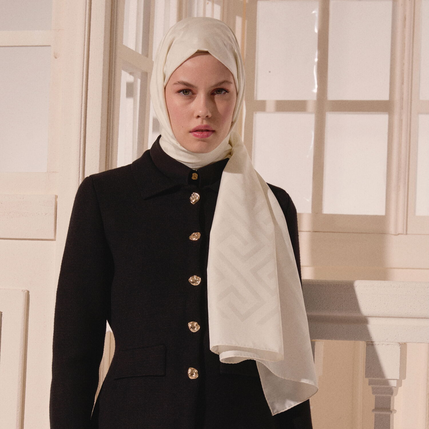 White G Pattern Jacquard Wool Silk Scarf - 3